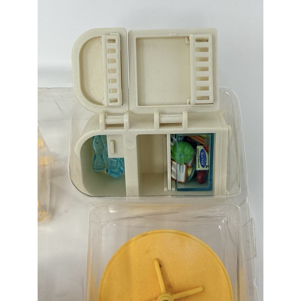 Calico Critters Kozy Kitchen Set 55 Pieces Epoch Boxed Incomplete - Picture 6 of 8